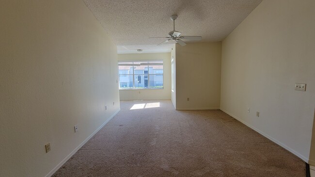 Building Photo - One Bedroom one bath condo in the heart of...