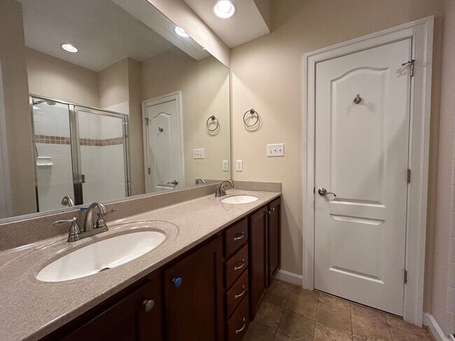 Building Photo - Charming 3-Bedroom Home in Prime VB Locati...
