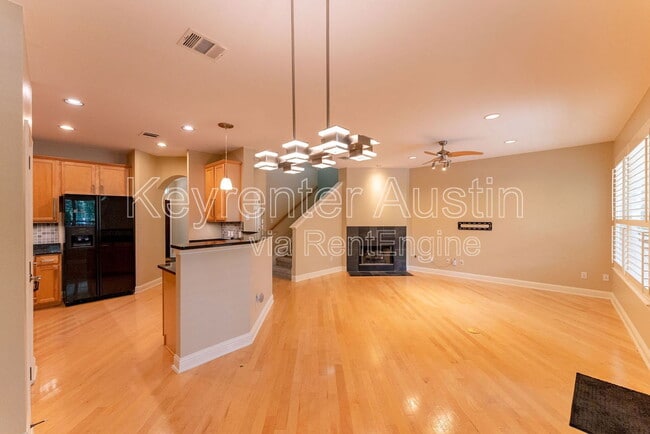 Building Photo - 1808 Village Oak Ct