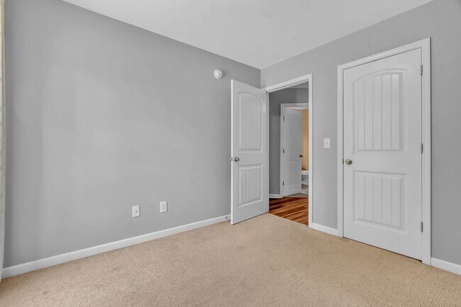 Building Photo - 477 Sand Ridge Rd