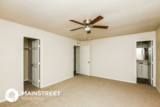 Building Photo - 4217 Longmeadow Way