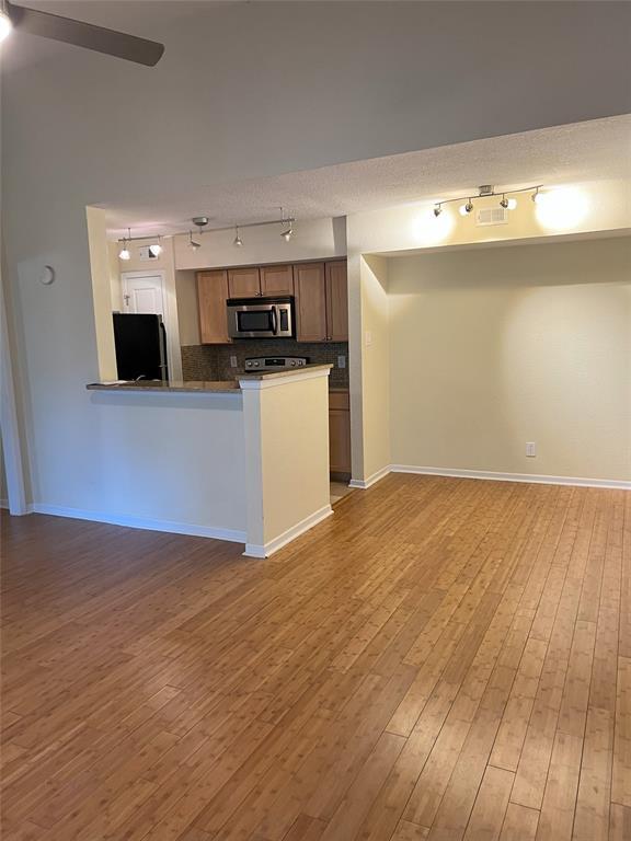 Building Photo - 3204 Menchaca Rd
