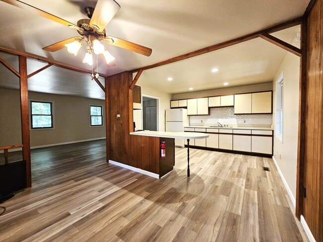 Building Photo - 29776 Polks Rd