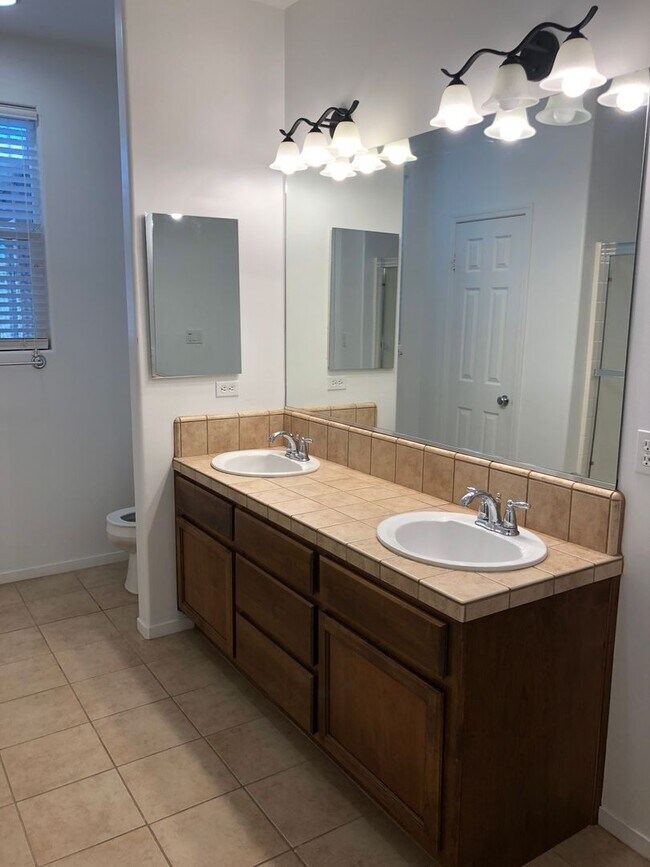 Building Photo - Available Now - Well-Maintained Home for Rent