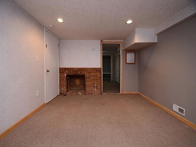 Building Photo - 1309 Franklin St
