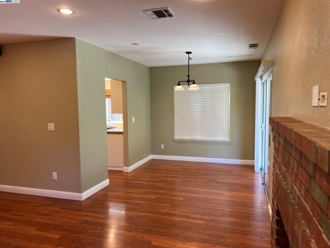 Building Photo - 4173 Garibaldi Pl
