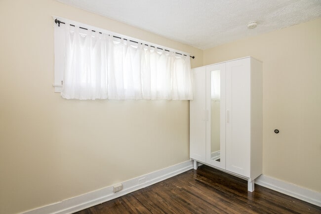 Building Photo - 221 E Mosley St