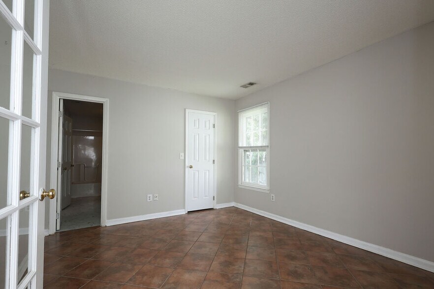 Building Photo - 112 Buena Vista Dr