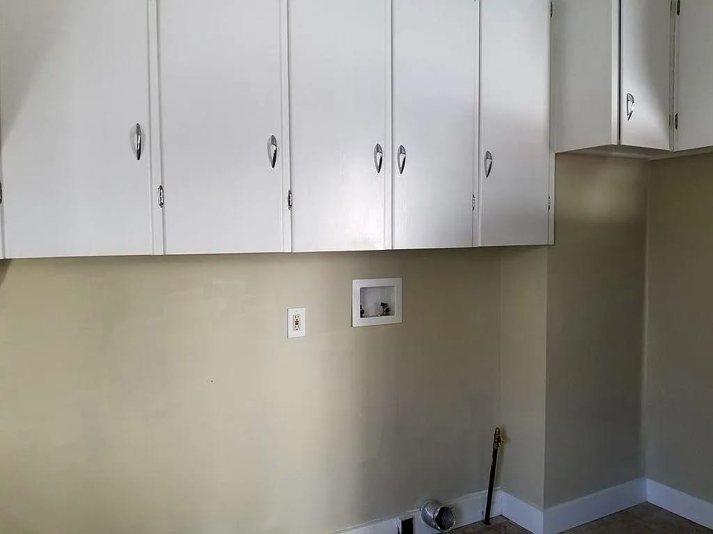 kitchen 3 with w/d hookups - 395 Maple St