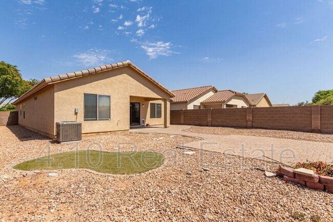 Building Photo - 34808 N Barzona Trail