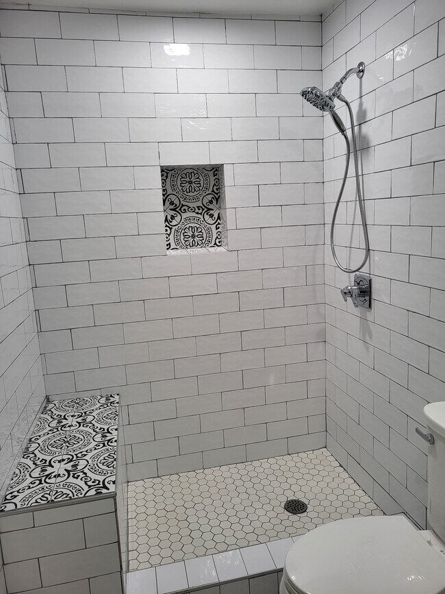 Building Photo - 1411 Godwin St