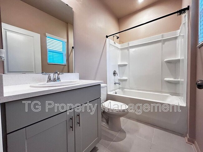 Building Photo - 379 Annies Pl