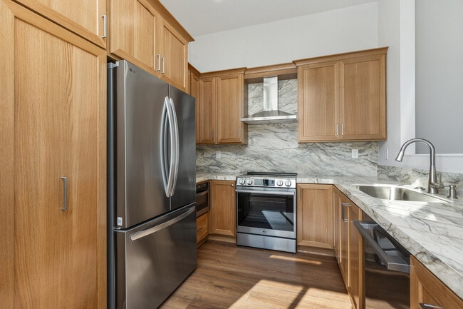 Building Photo - 24512 Alta Vista Dr