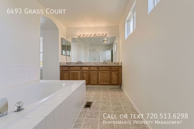 Building Photo - 6493 Grass Ct