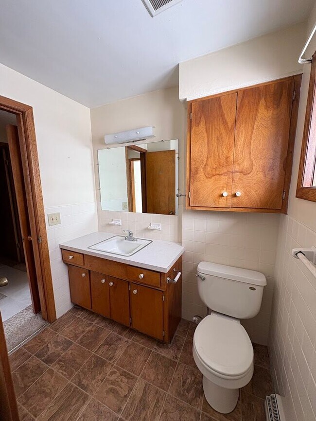 Building Photo - 5032 S Main St