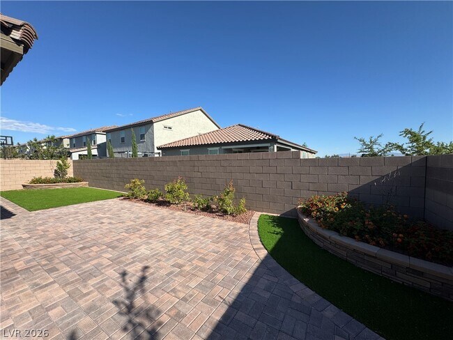 Building Photo - 7490 Lush Oasis Ave.