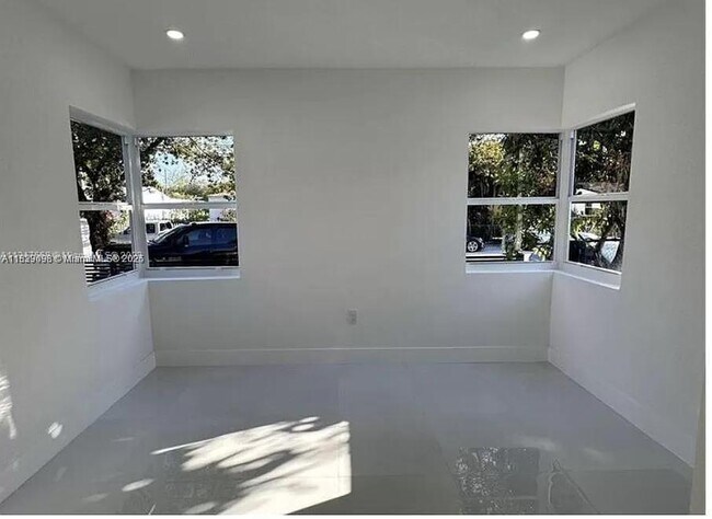 Building Photo - 103 NW 68th Terrace