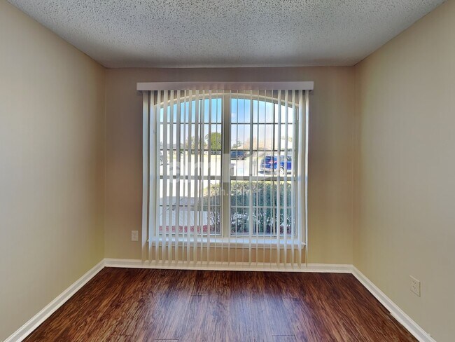 Building Photo - 2508 Westchester Ct