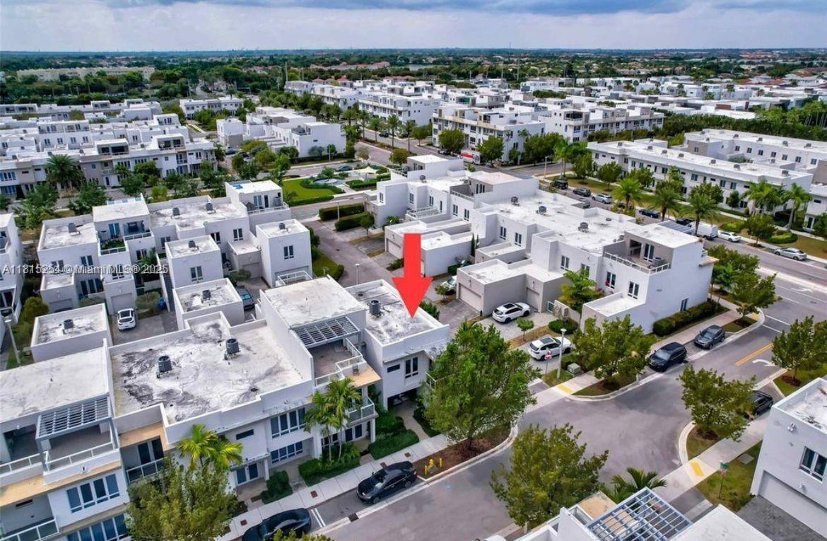 Building Photo - 6438 NW 104th Ct