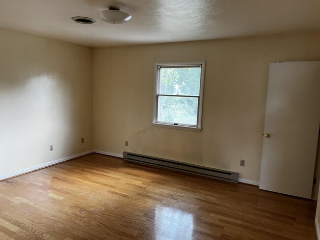 Building Photo - 236 Trimble Ave