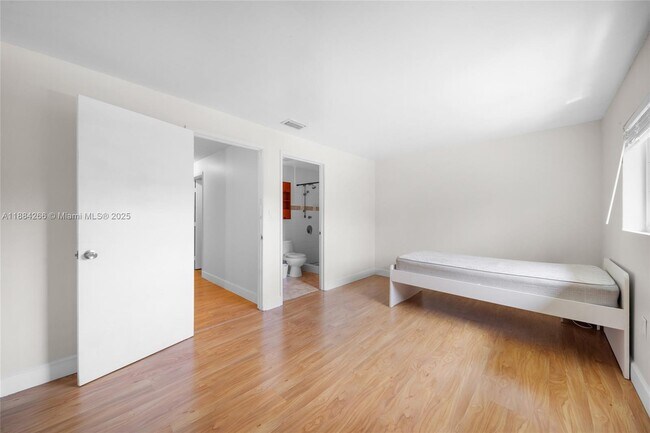 Building Photo - 8240 SW 149th Ct