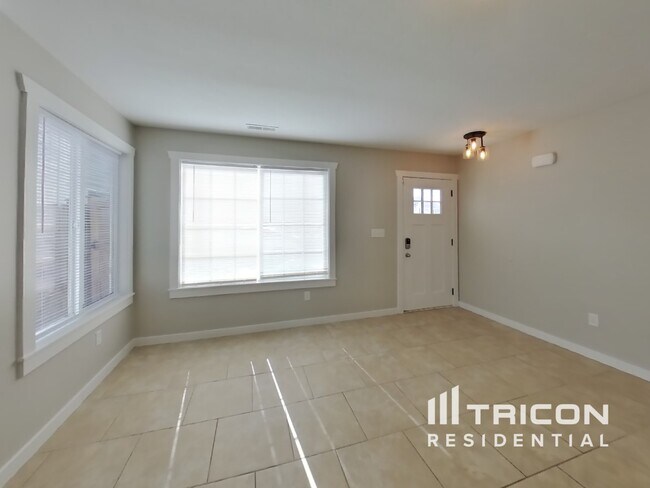 Building Photo - 620 Scotch Pine Dr