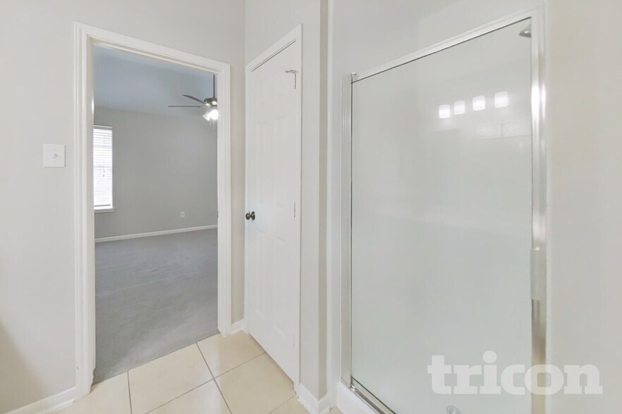 Building Photo - 7002 Echo Pines Dr