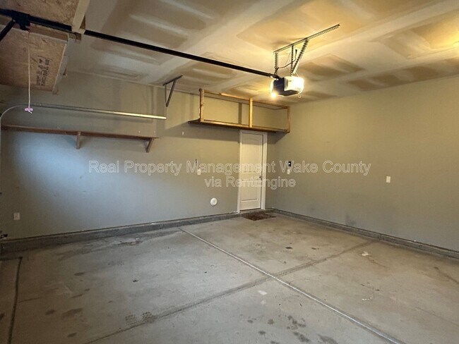 Building Photo - 238 Lynn Dr
