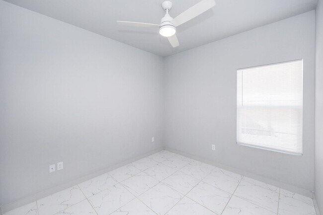 Building Photo - 2301 Ligarde St