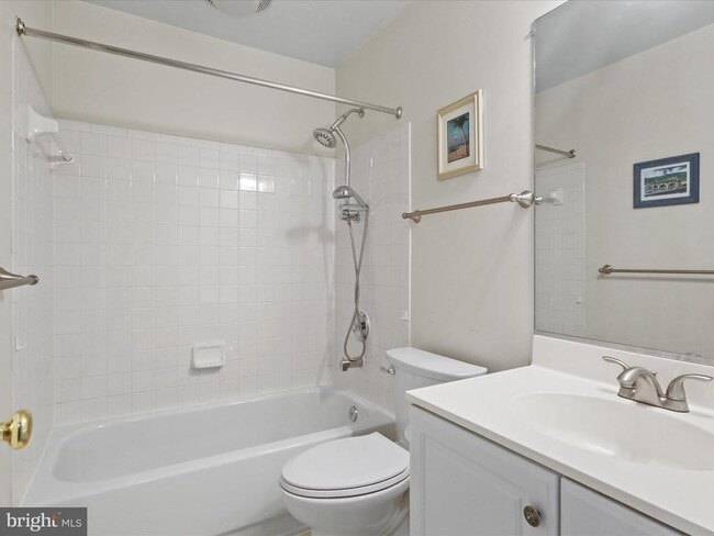 Building Photo - 7441 Heatherfield Ln