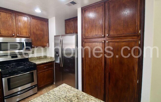 Building Photo - 1260 Corte Famosa