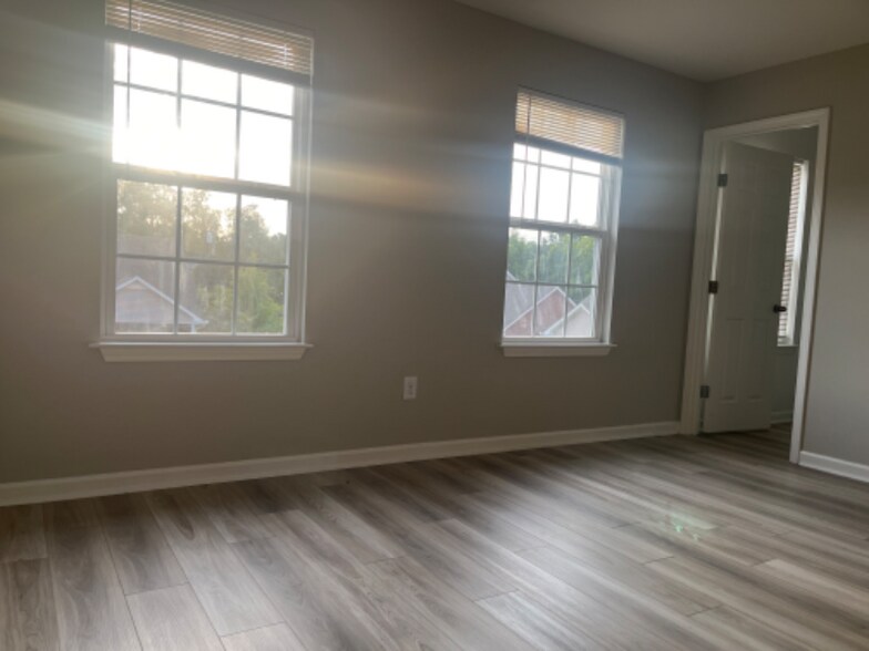 Building Photo - 138 Cambridge Dr