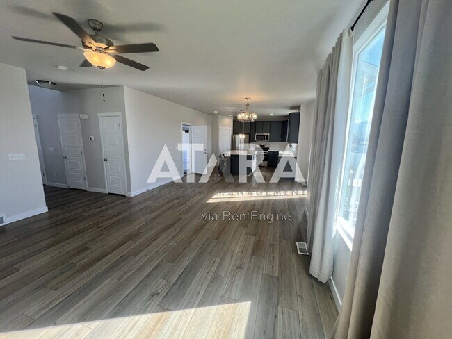 Building Photo - 1754 Oakwood Ln