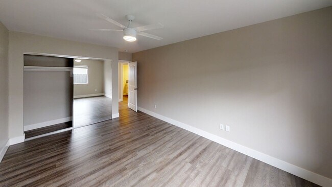 Building Photo - 5578 Mary Ln Dr