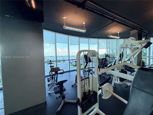 Building Photo - 2101 Brickell Ave