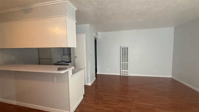 Building Photo - 519 Branard St