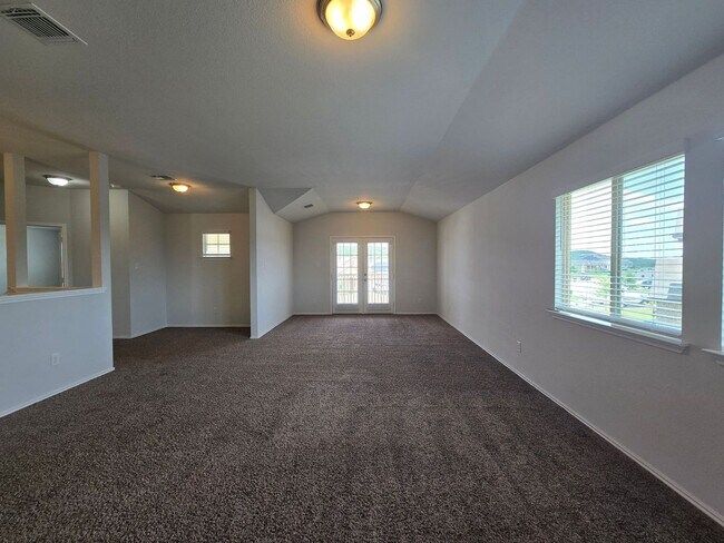 Building Photo - PRICE REDUCTION - AVAILABLE NOW!