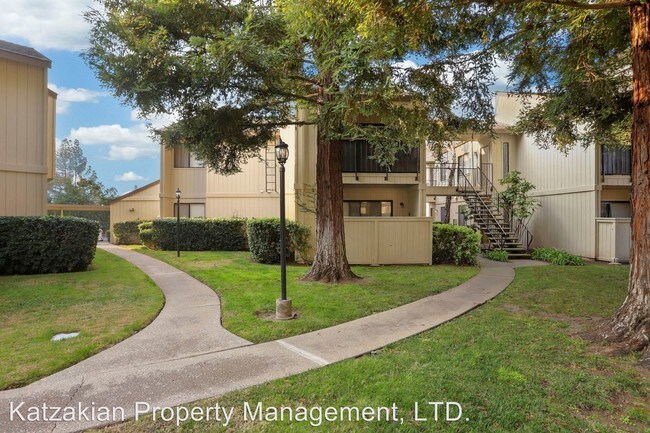 Building Photo - 1691 W Swain Rd