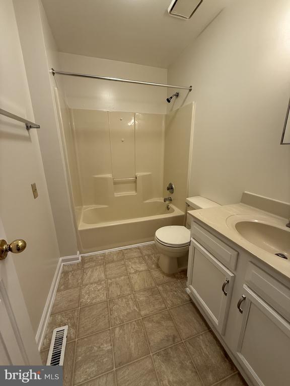 Building Photo - 3218 Normandy Ave