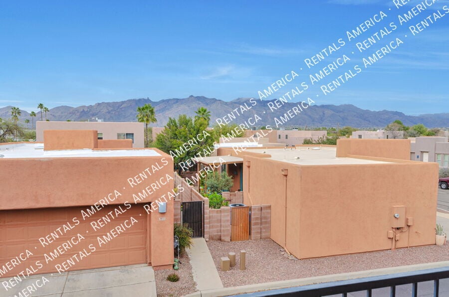 Building Photo - 2974 N Cardell Cir