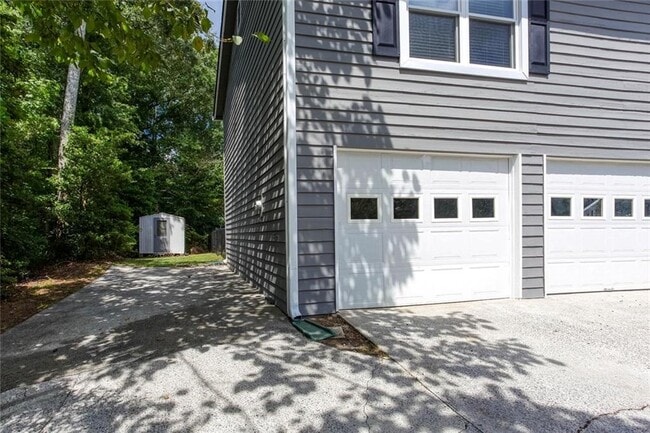 Building Photo - 1093 Caprice Dr