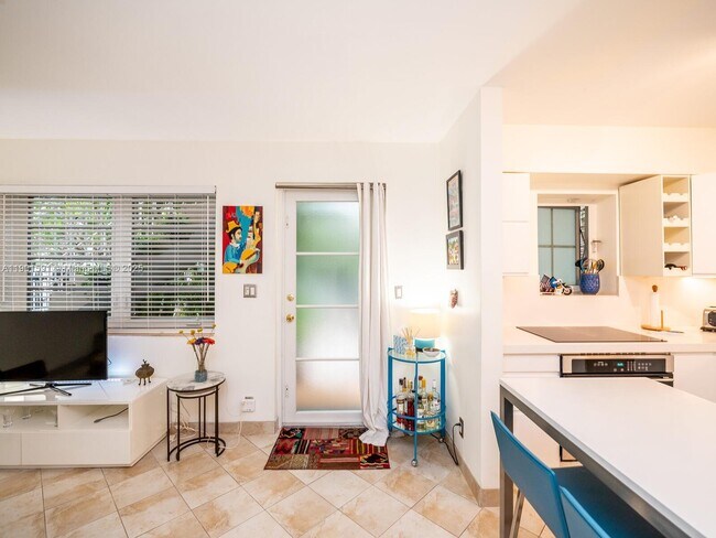 Building Photo - 1127 Meridian Ave