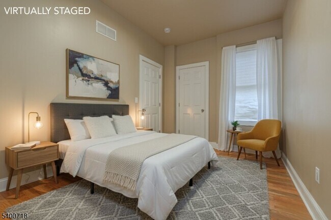 Building Photo - 882 S 14th St