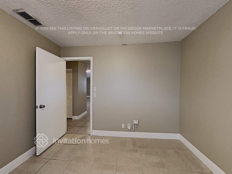 Building Photo - 4389 Violet Cir