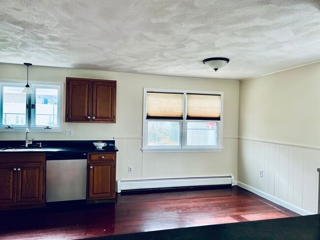 Building Photo - 32 Jennifer Ln