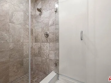 Building Photo - 423 S Rexford Dr