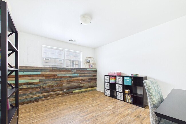 Building Photo - 764 Cherry Creek Dr