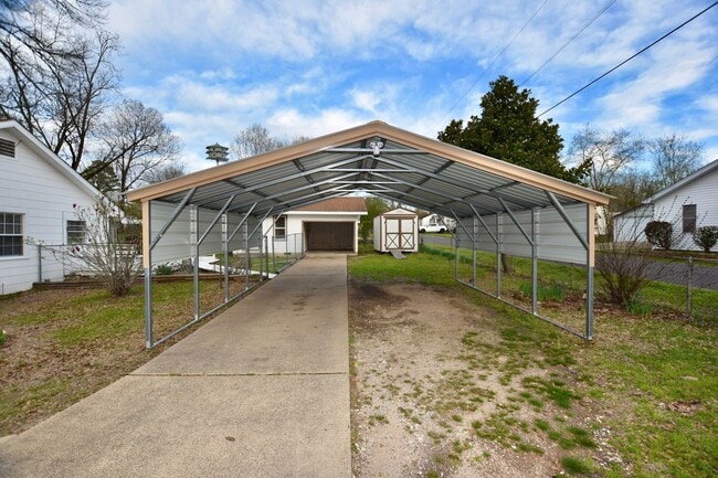 Building Photo - 1623 Texas St