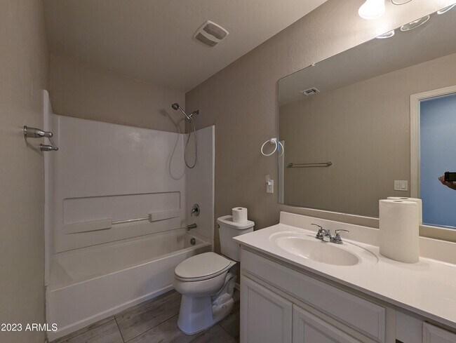 Building Photo - 1253 N 166th Ave