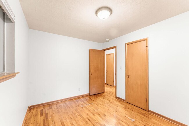 Building Photo - 1628 N Marlan Ave
